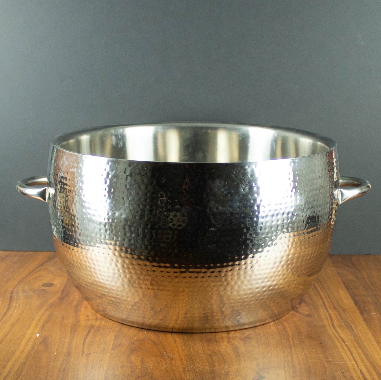 deep bottom drinks tub